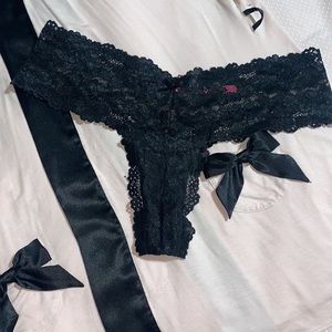 Victoria Secret Sexy Little things Thong size L